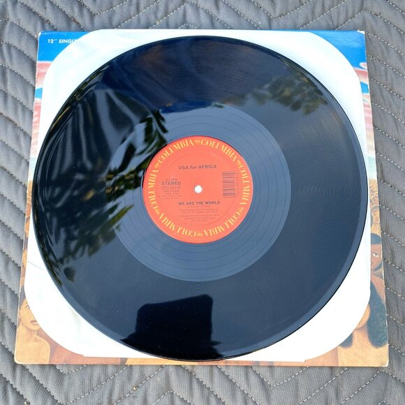 USA FOR AFRICA ‘We Are The World’ 1985 Columbia Vinyl Record - Picture 3 of 4